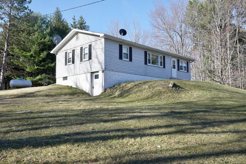 W3441 160th Ave, Maiden Rock, WI 54750