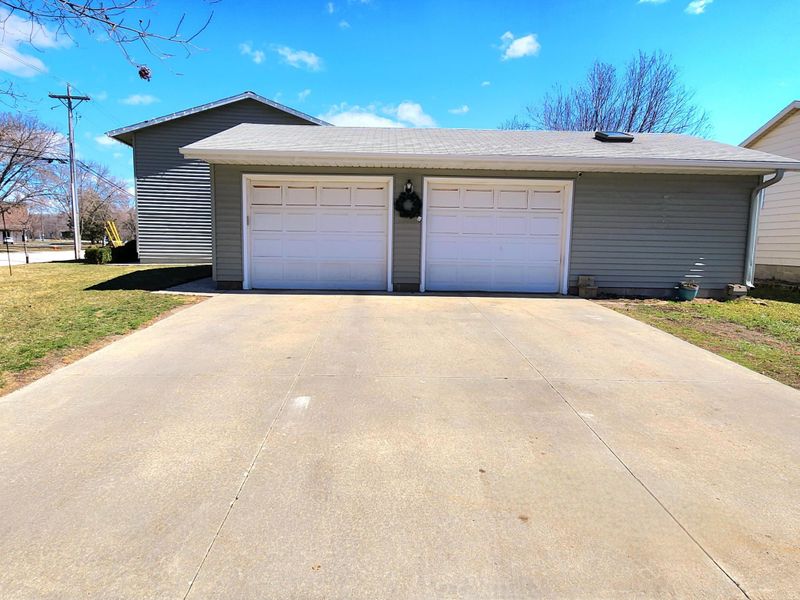 906 16th St SE, Rochester, MN 55904