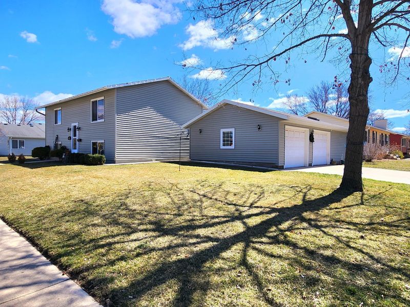 906 16th St SE, Rochester, MN 55904