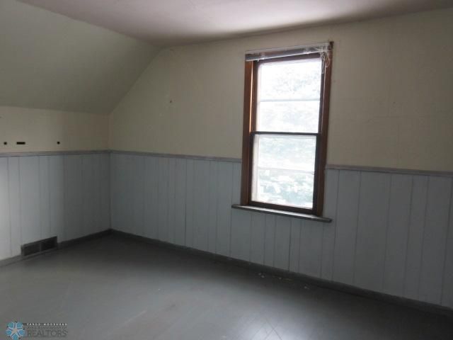 9 3rd St N, Sabin, MN 56580
