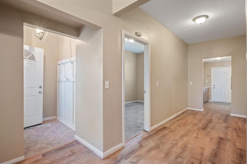 964 Lawson Ave E, Saint Paul, MN 55106