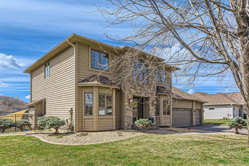 3719 Blackhawk Lake Ct, Eagan, MN 55122