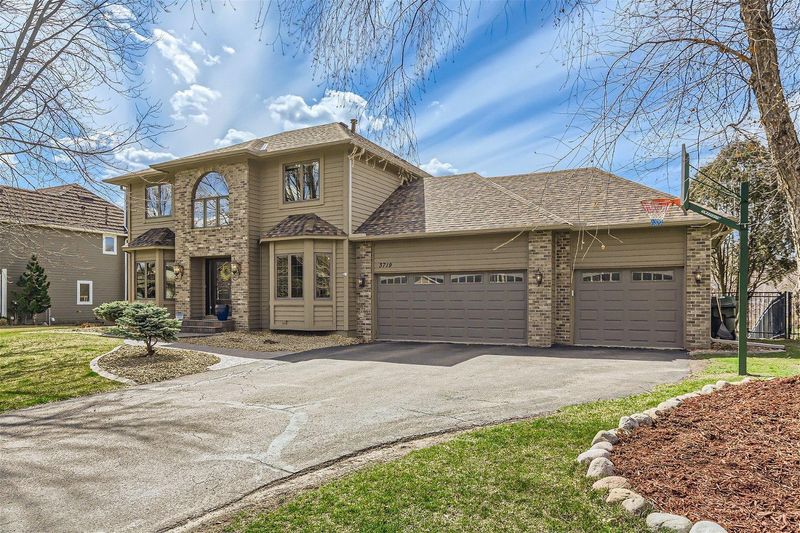 3719 Blackhawk Lake Ct, Eagan, MN 55122