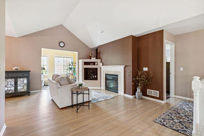 610 Sunnyridge Ln, Loretto, MN 55357