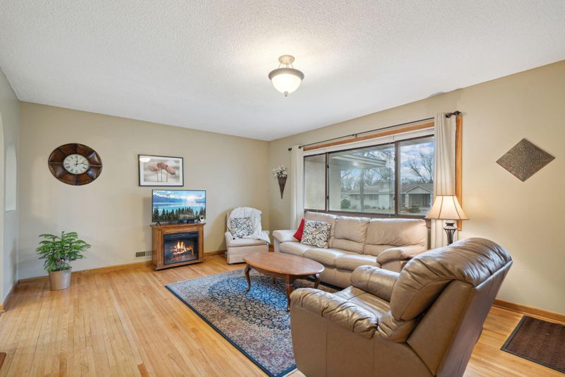 920 Overton Dr NE, Minneapolis, MN 55432