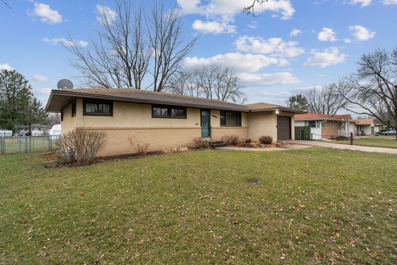 920 Overton Dr NE, Minneapolis, MN 55432