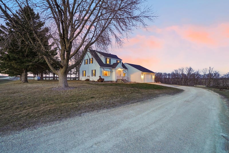 43194 135th Ave, Wanamingo, MN 55983
