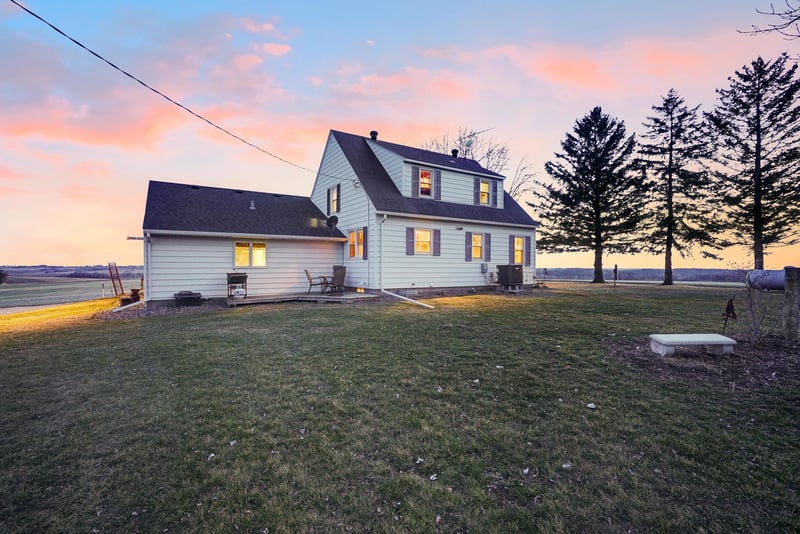 43194 135th Ave, Wanamingo, MN 55983
