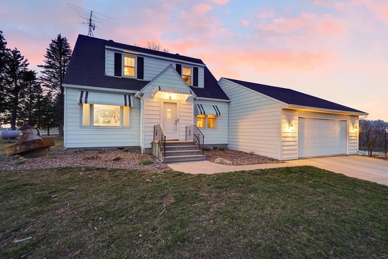 43194 135th Ave, Wanamingo, MN 55983