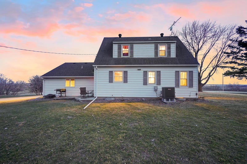 43194 135th Ave, Wanamingo, MN 55983