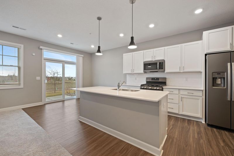 1820 Tyrone Dr, Shakopee, MN 55379