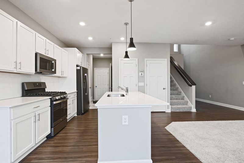 1820 Tyrone Dr, Shakopee, MN 55379