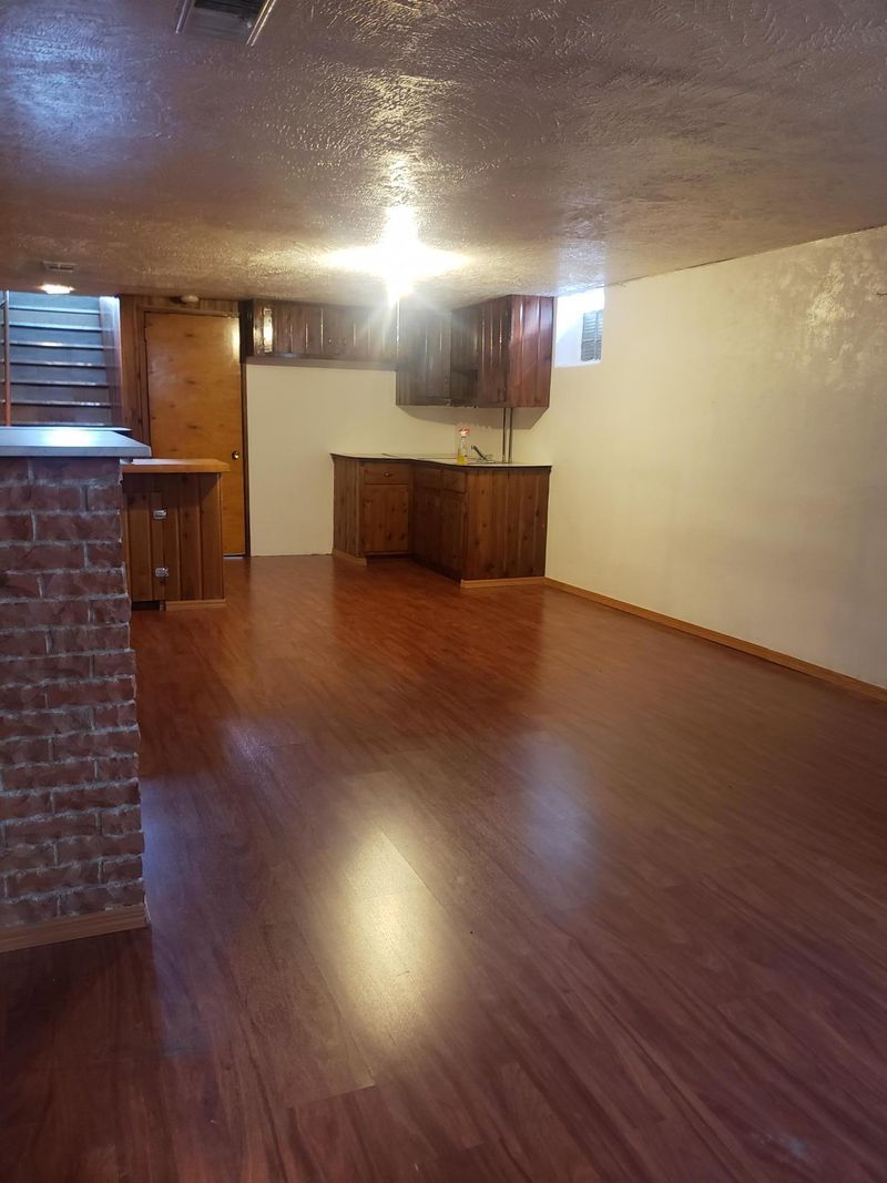 1040 Keefe St, Eagan, MN 55121