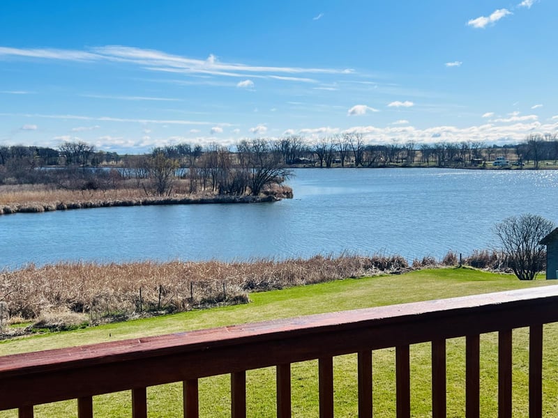11 Riverview Dr, Morris, MN 56267