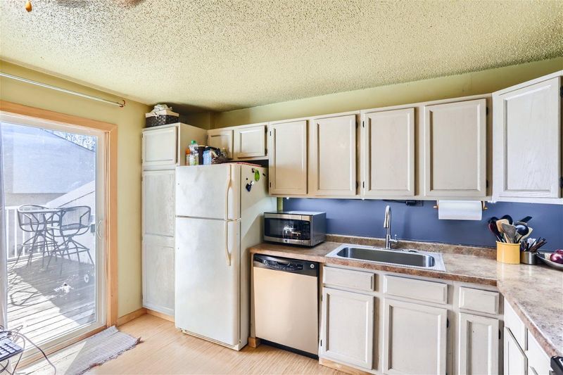 4086 Meadowlark Ln, Eagan, MN 55122