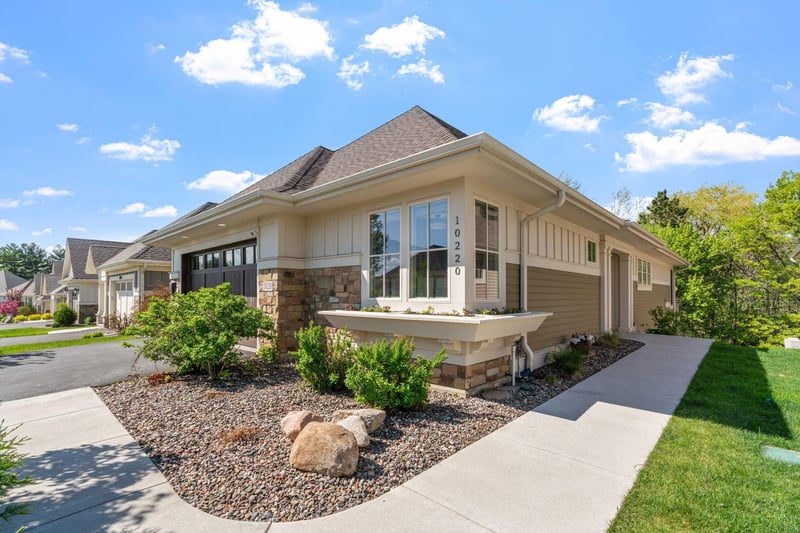 10220 57th Ave N, Plymouth, MN 55442