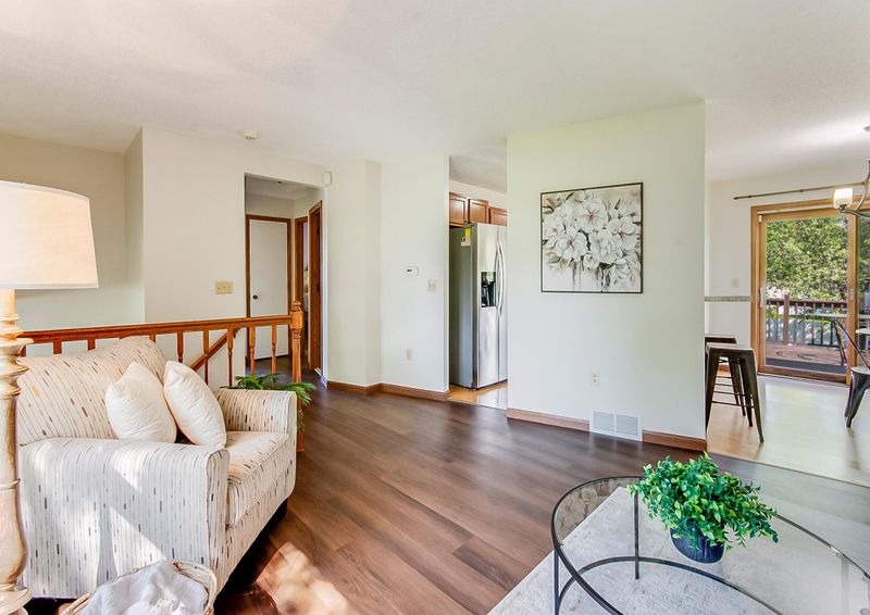 4322 Eagle Crest Dr, Eagan, MN 55122