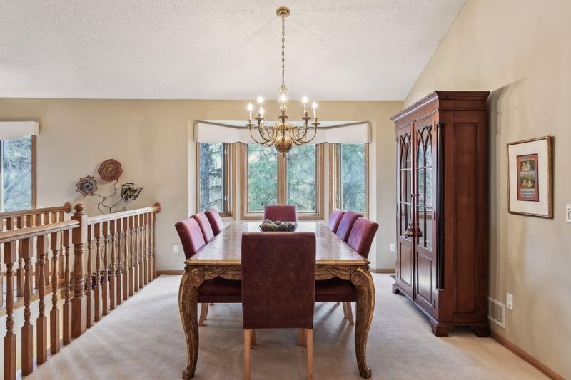 10447 Fawns Way, Eden Prairie, MN 55347