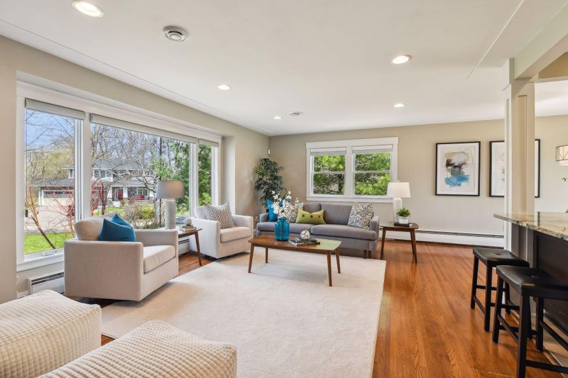 209 Meander Rd, Golden Valley, MN 55422