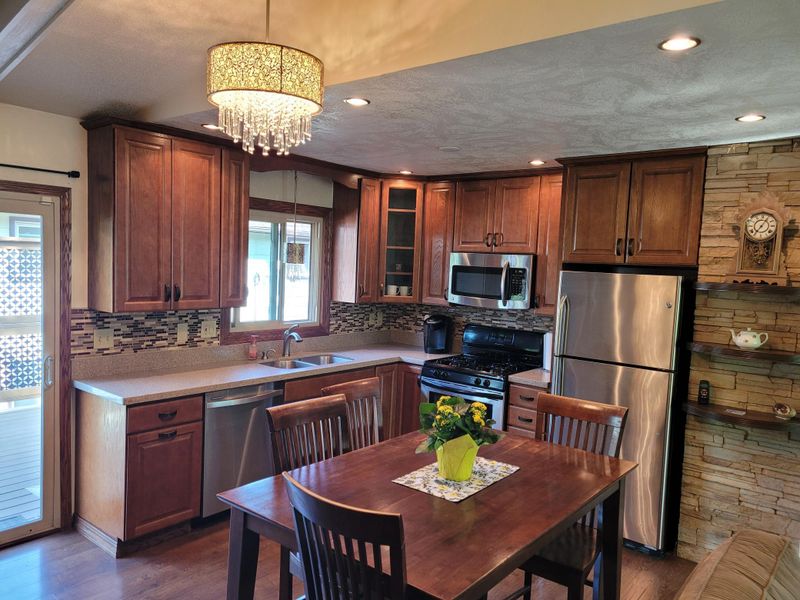 1949 Mcknight Rd N, North Saint Paul, MN 55109