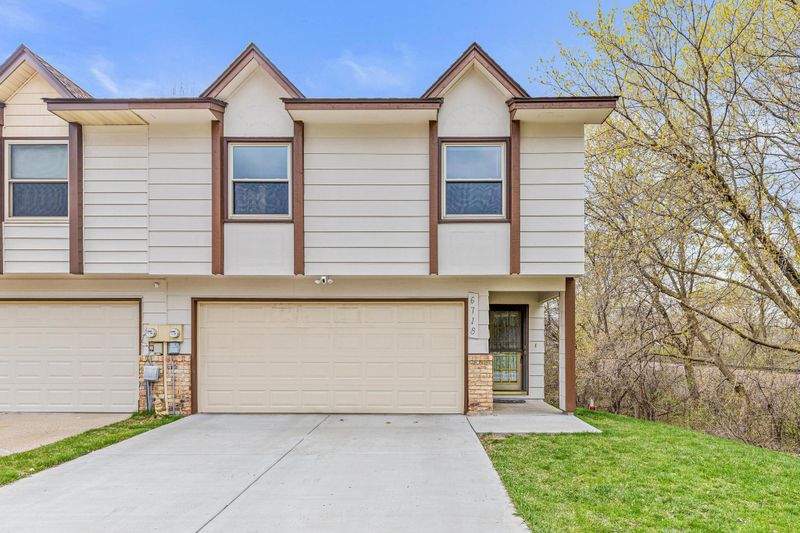 6718 Hallmark Dr, Eden Prairie, MN 55346