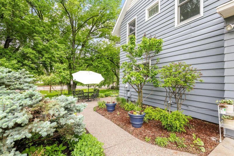 2121 Oakgreen Ave N, Stillwater, MN 55082