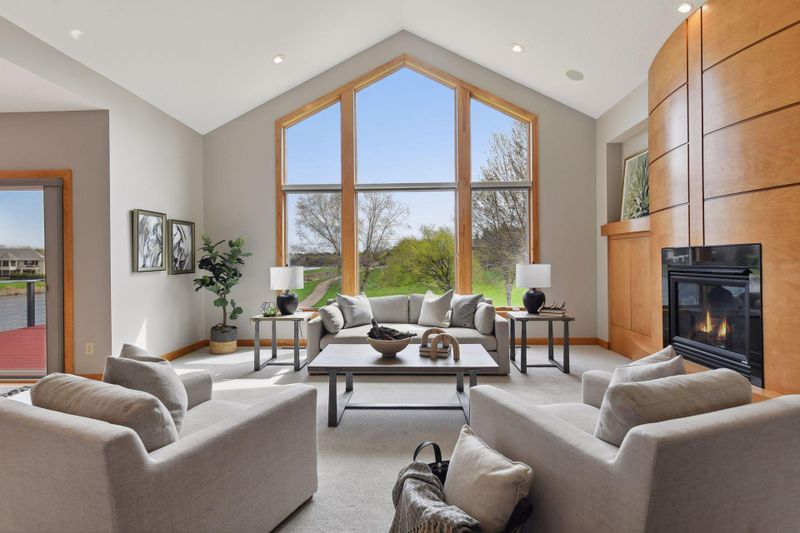 8285 Kelzer Pond Dr, Victoria, MN 55386