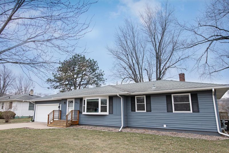 477 Hiawatha Blvd, Winona, MN 55987