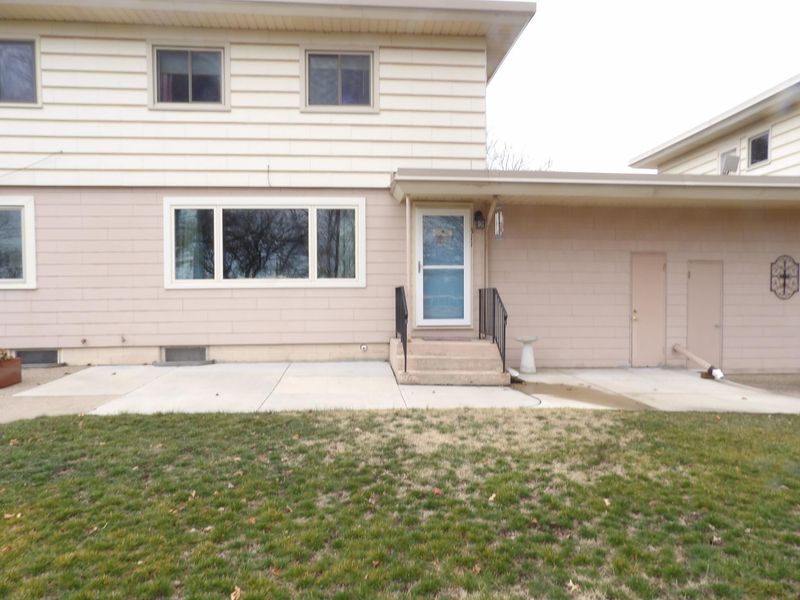 311 14th St NW, Austin, MN 55912