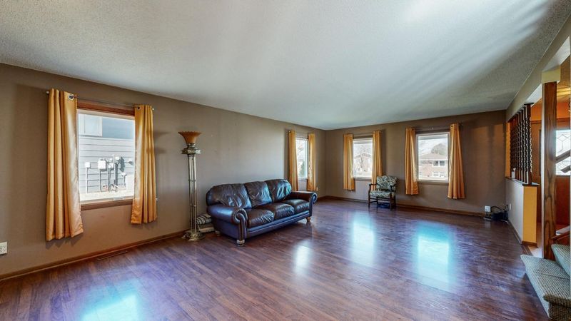 302 4th St NW, Byron, MN 55920