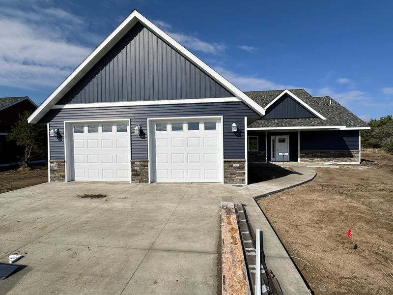 907 8th Ave NW, Perham, MN 56573