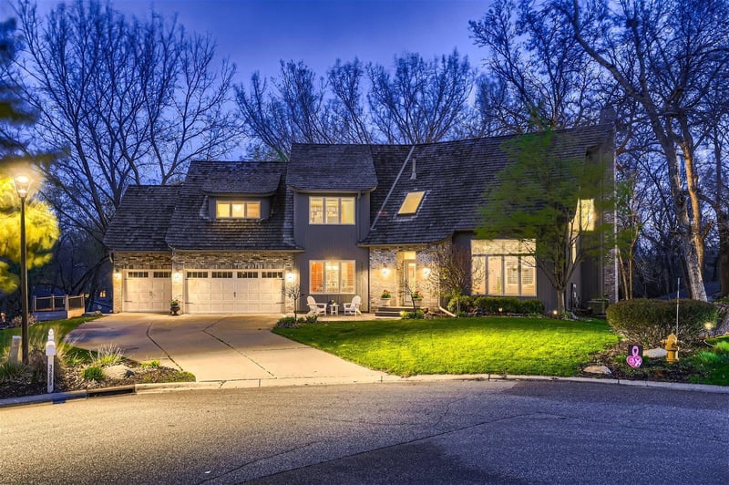 3255 Rosewood Ln N, Plymouth, MN 55441