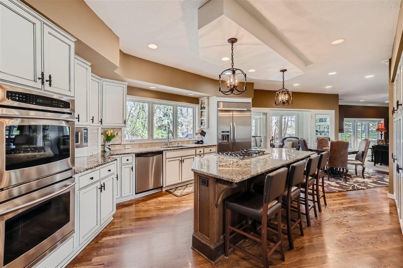 3255 Rosewood Ln N, Plymouth, MN 55441