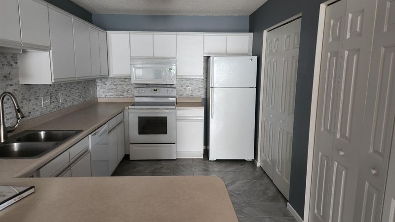 1703B Carriage Home Dr, Austin, MN 55912