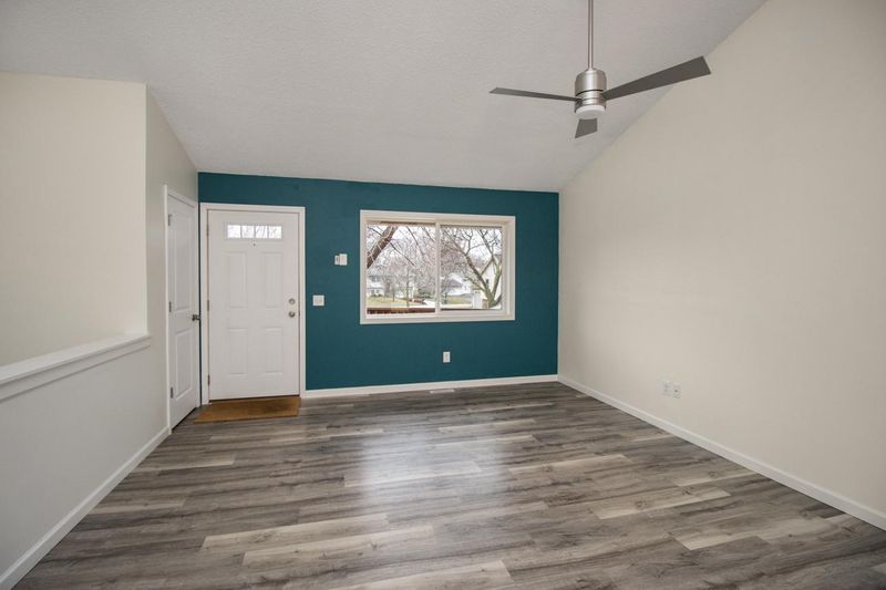 1433 Independence Ave, Chaska, MN 55318