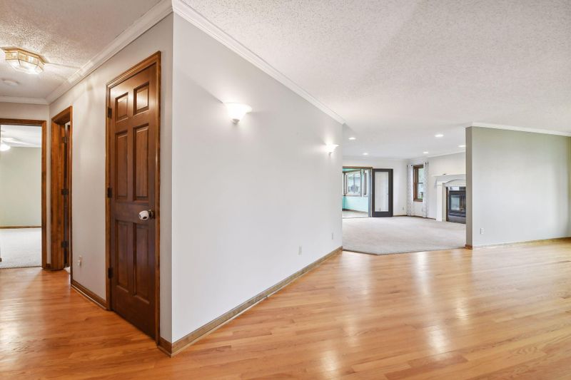 32 Dana Cir, Waconia, MN 55387