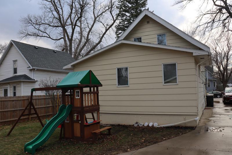 221 Anthony St SE, Willmar, MN 56201