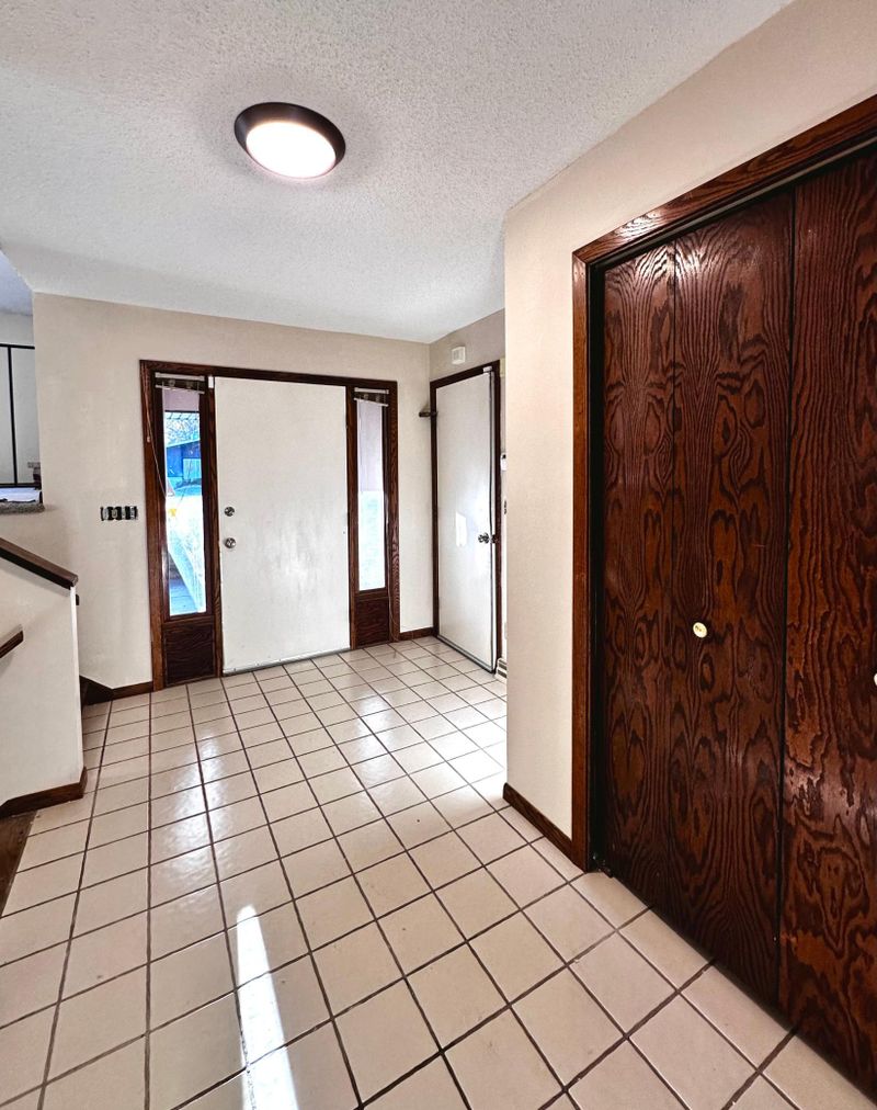 2910 123rd Ave NW, Minneapolis, MN 55433