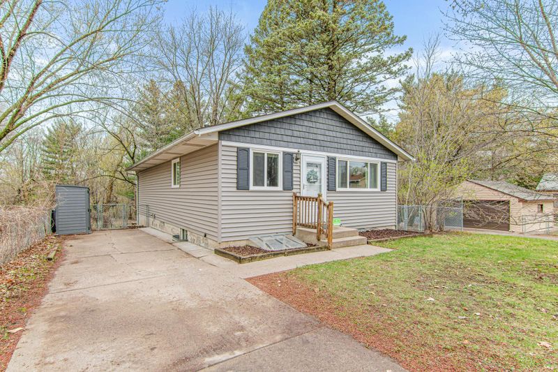 1661 Gurney St, Saint Paul, MN 55117