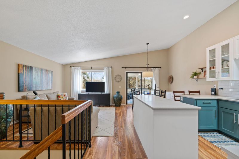 6936 Sherwood Rd, Woodbury, MN 55125