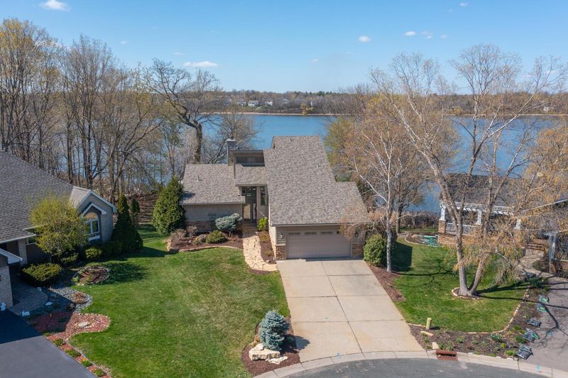 2609 Grove Ln, Mound, MN 55364