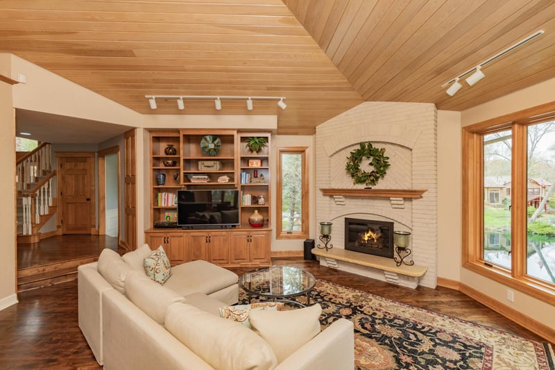 1714 Pondview Ter, Minnetonka, MN 55391