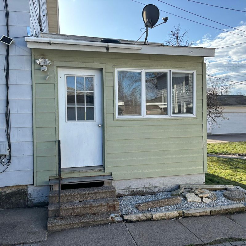 409 E 4th St, Winona, MN 55987
