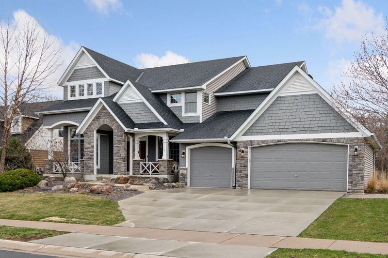 10017 Trails End Rd, Chanhassen, MN 55317