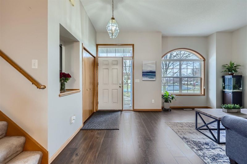 1883 Quail Dr, Shakopee, MN 55379