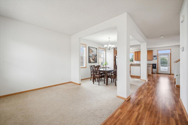 2017 Hackberry Ln, Shakopee, MN 55379