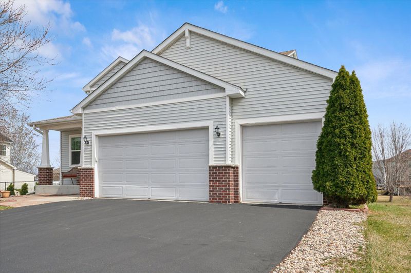 2017 Hackberry Ln, Shakopee, MN 55379
