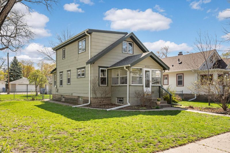 5711 40th Ave S, Minneapolis, MN 55417