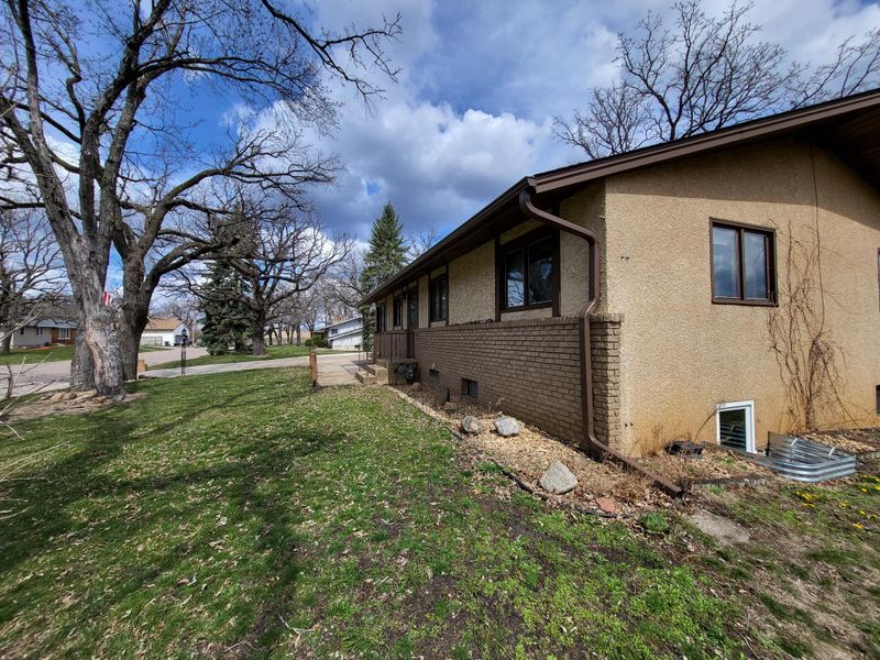12311 Flag Ave, Savage, MN 55378