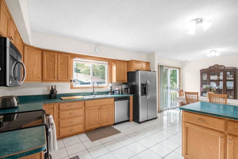10005 101st Ave N, Maple Grove, MN 55369